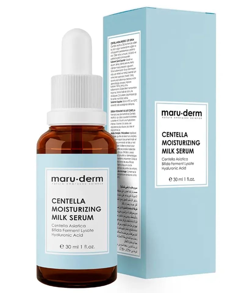 Sérum hidratante maru·derm con su caja, en fondo blanco